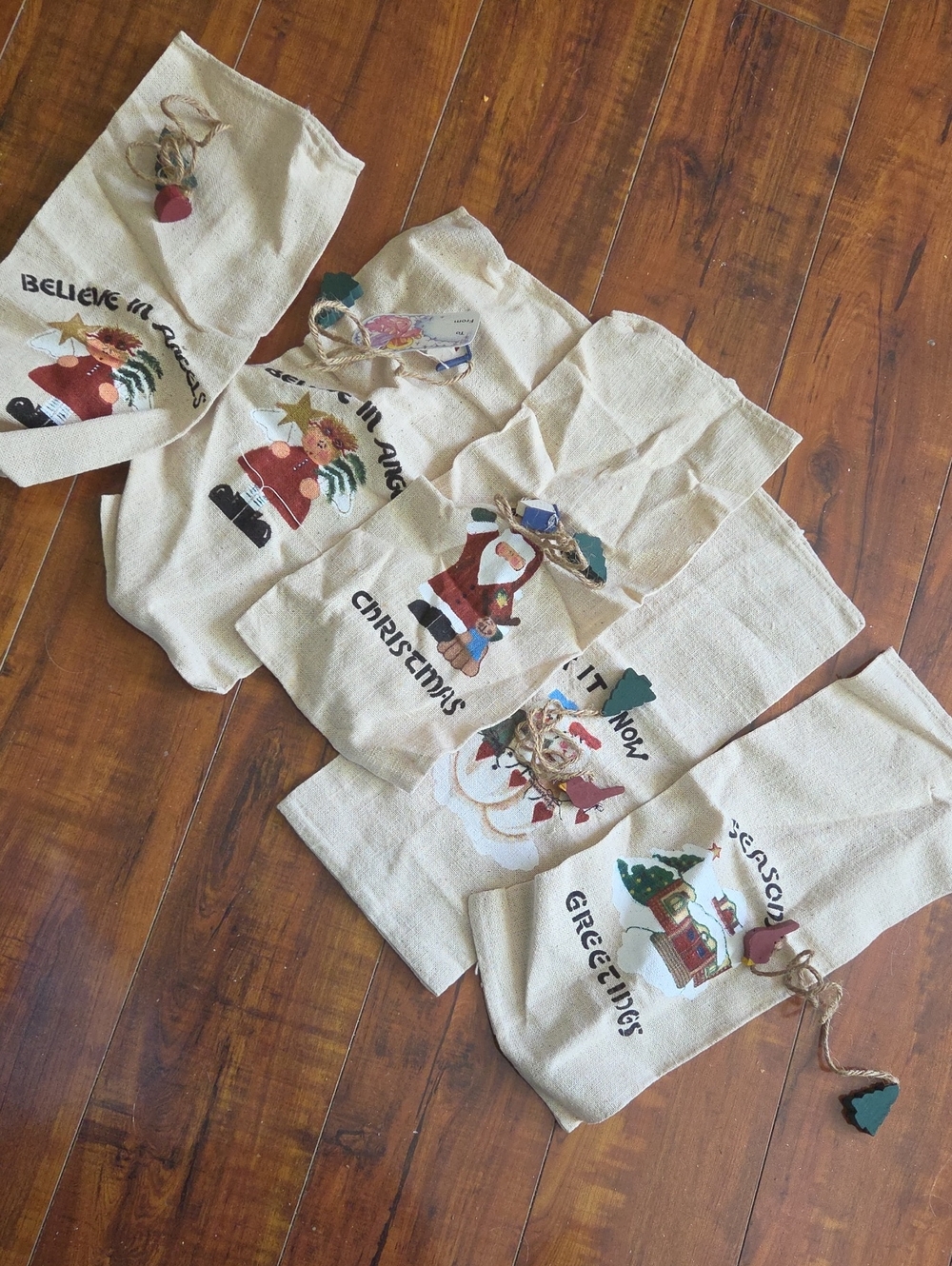 Holiday Primative Wine Gift Bag With Charm Bundle